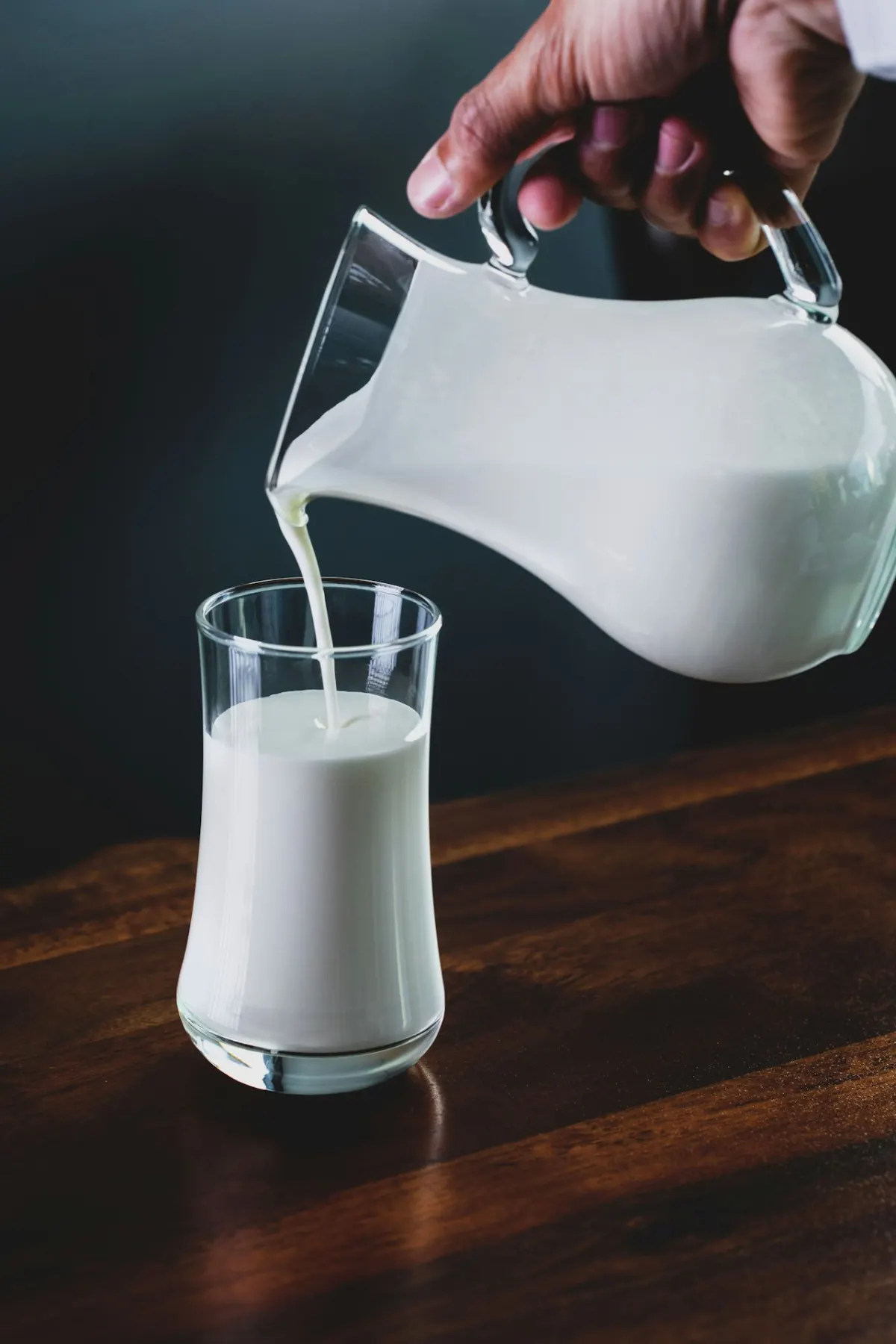 How Milk Collection Centres Work in India — FAT Testing, Rates & Payments Explained